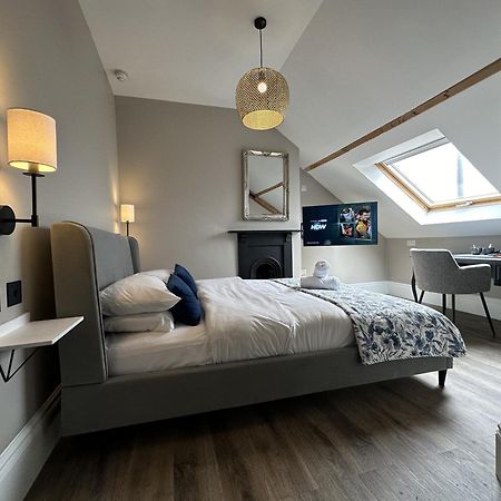 Number One Hundred Bed And Breakfast Cardiff Eksteriør bilde