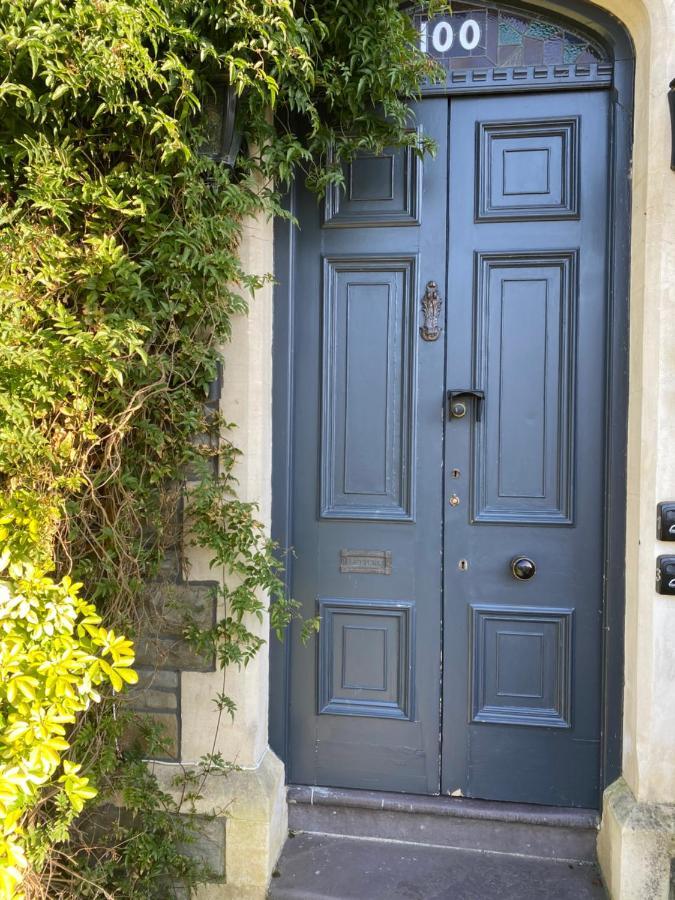 Number One Hundred Bed And Breakfast Cardiff Eksteriør bilde