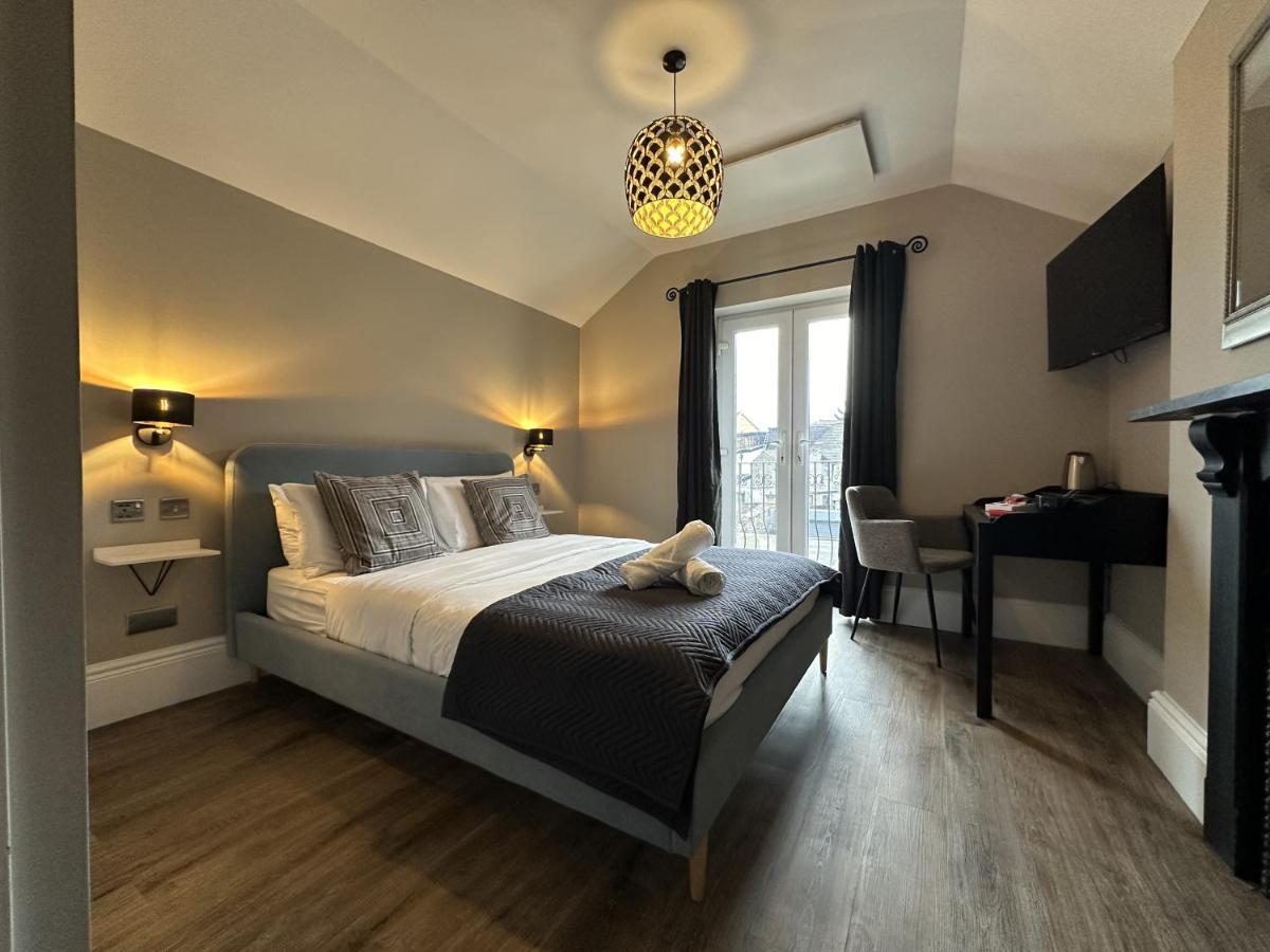 Number One Hundred Bed And Breakfast Cardiff Eksteriør bilde