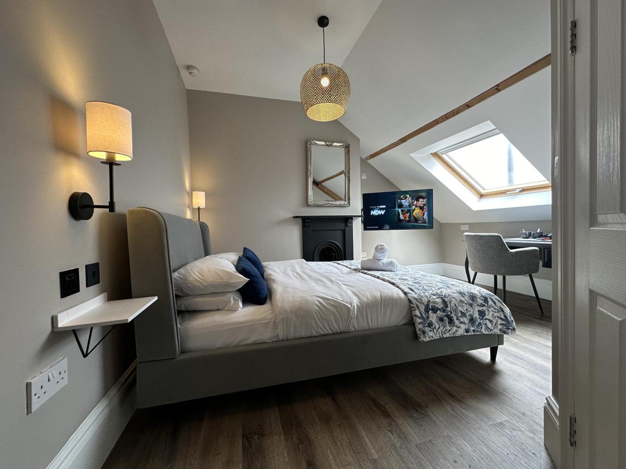 Number One Hundred Bed And Breakfast Cardiff Eksteriør bilde