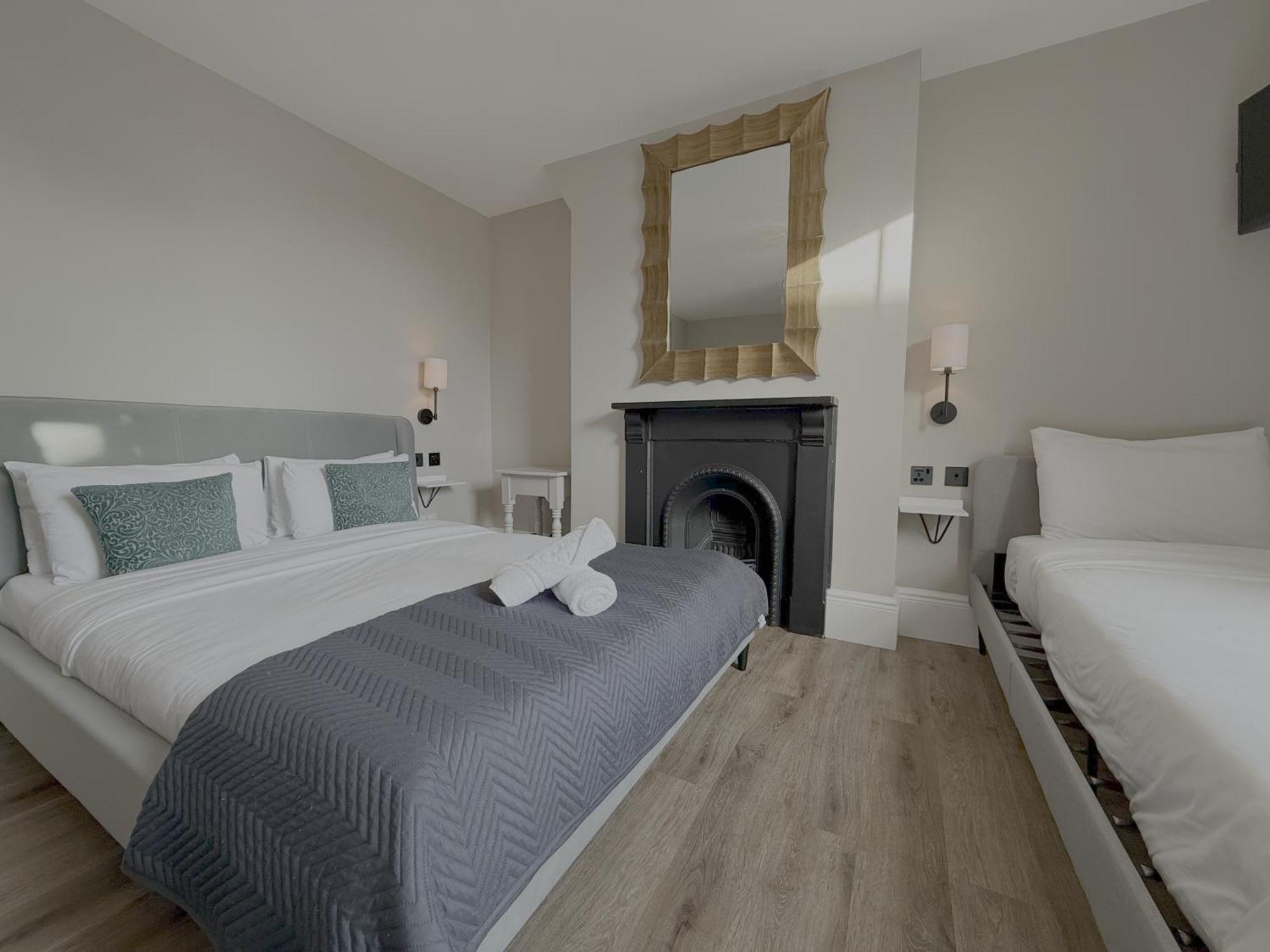 Number One Hundred Bed And Breakfast Cardiff Eksteriør bilde