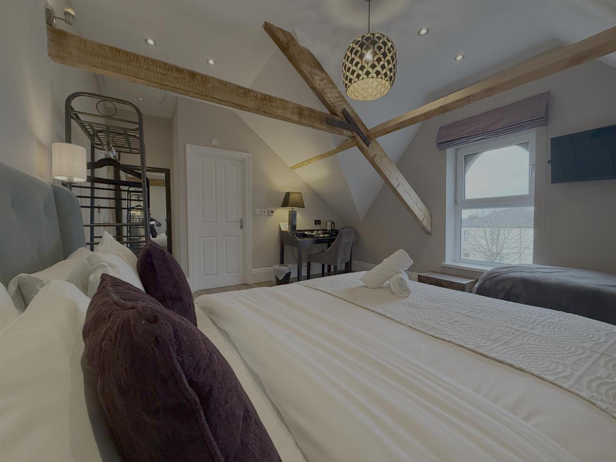 Number One Hundred Bed And Breakfast Cardiff Eksteriør bilde
