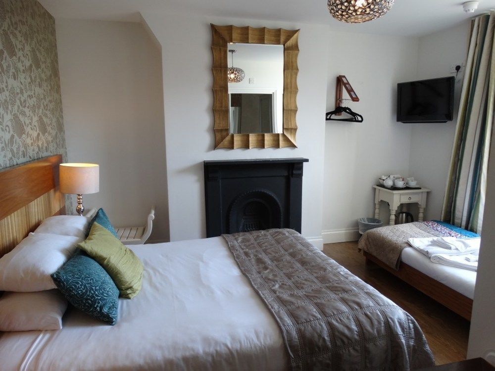 Number One Hundred Bed And Breakfast Cardiff Eksteriør bilde